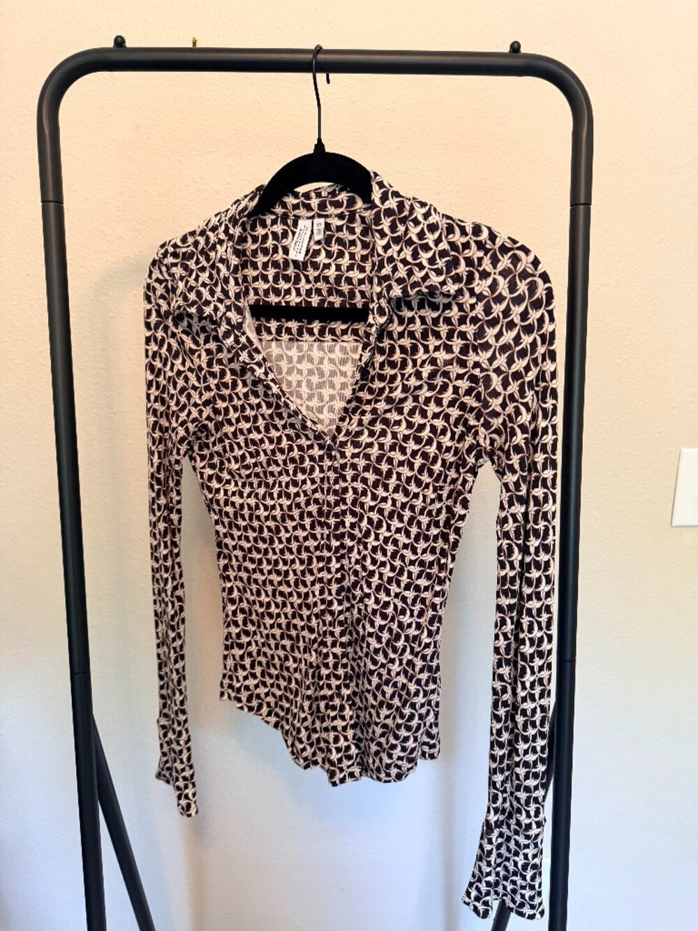 &OtherStories Button Front Long Sleeve Top with Chain Like Print Size XS
